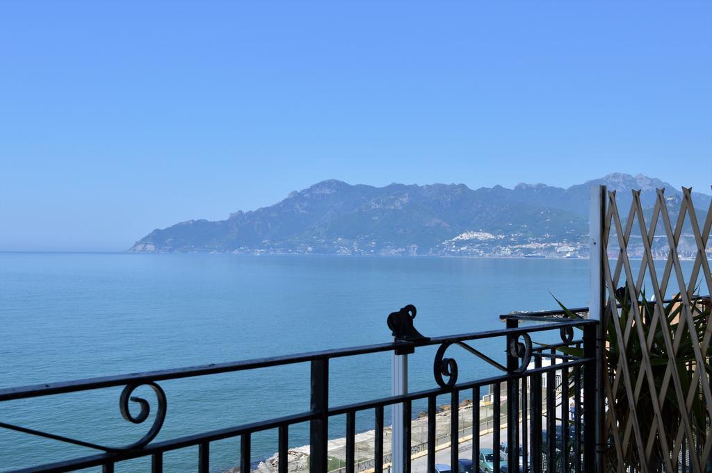 B&B Fronte Del Mare Салерно Экстерьер фото
